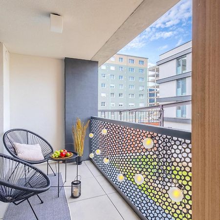 Design Apartment - Balcony, Free Parking, Yoga, 10 Mins To Center, By Gravity Prague Praga Exterior foto