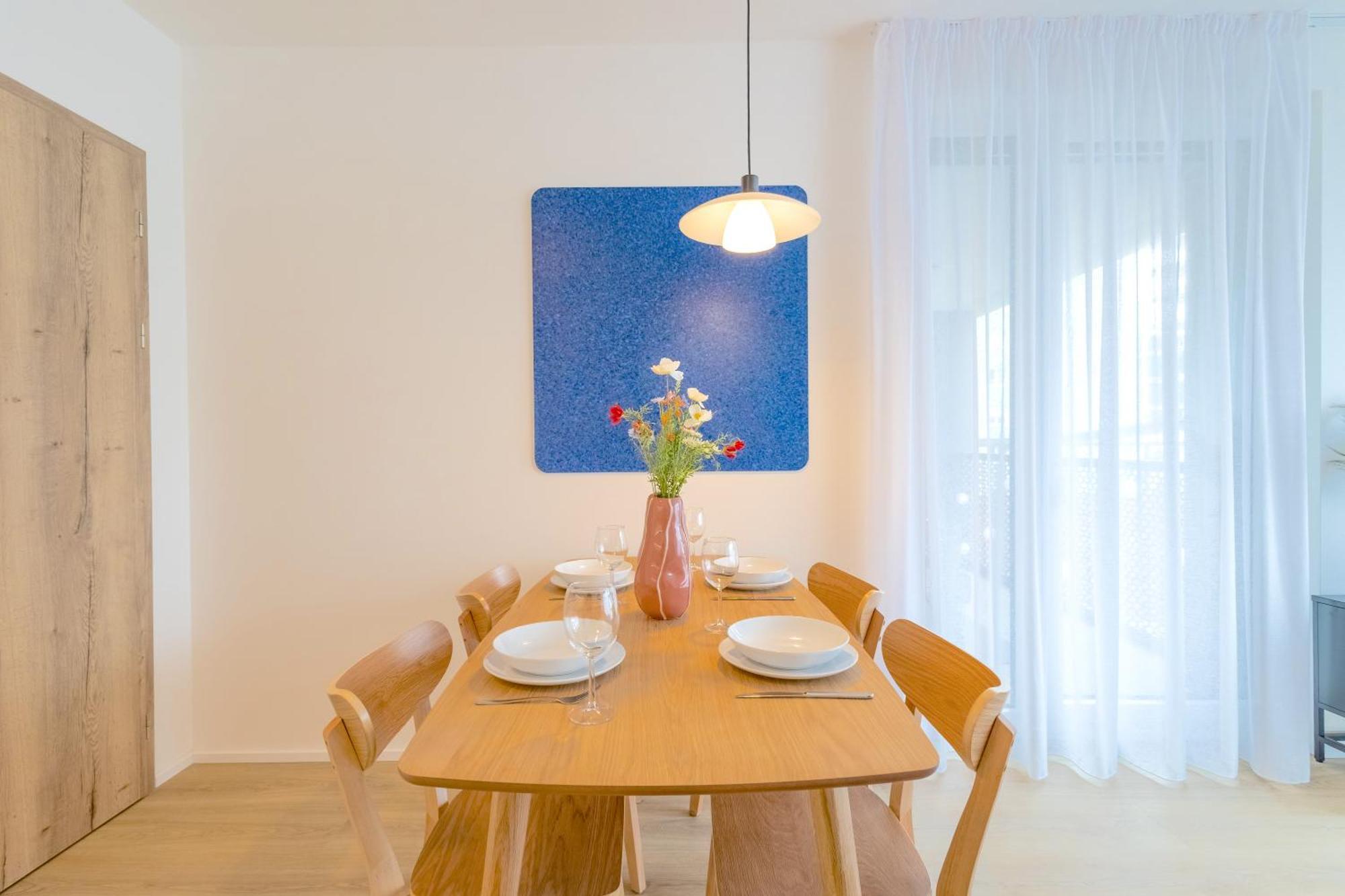 Design Apartment - Balcony, Free Parking, Yoga, 10 Mins To Center, By Gravity Prague Praga Exterior foto